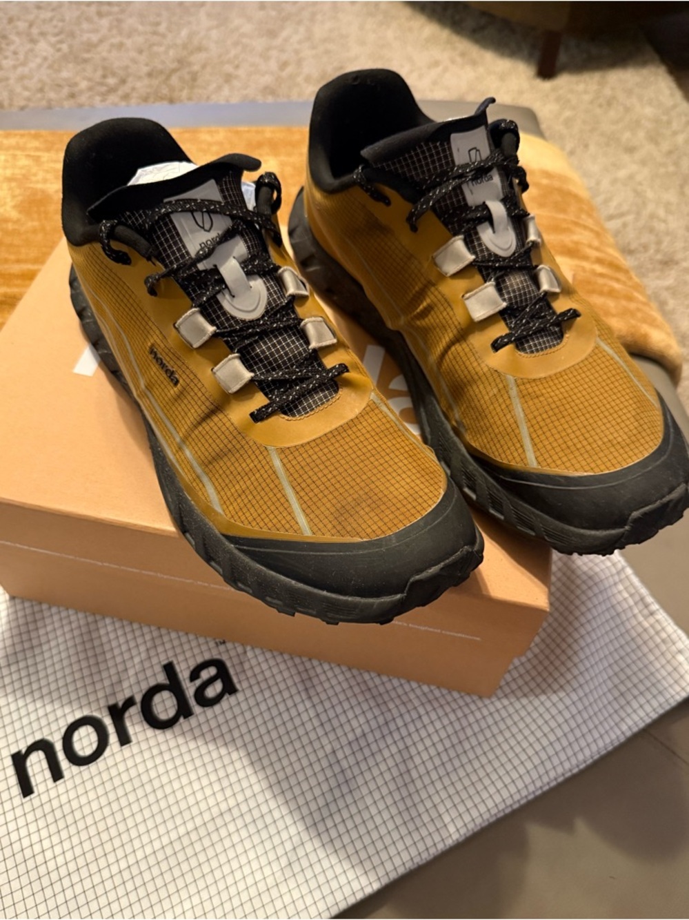 NORDA 002 12.5 (fits like US 11.5) Men's Trail Shoes in Oak and Black